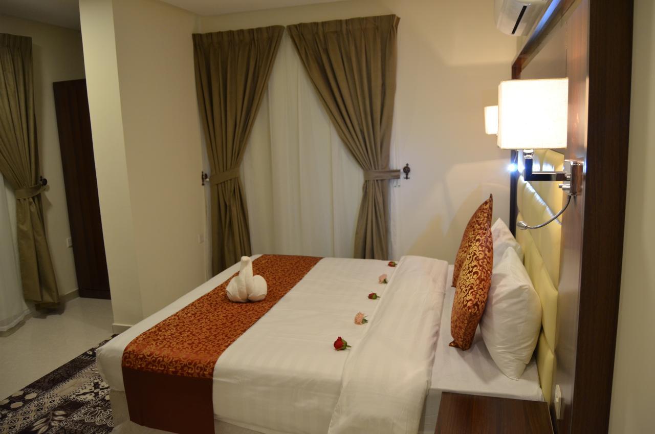 Lina Park 4 Aparthotel Khobar Bagian luar foto
