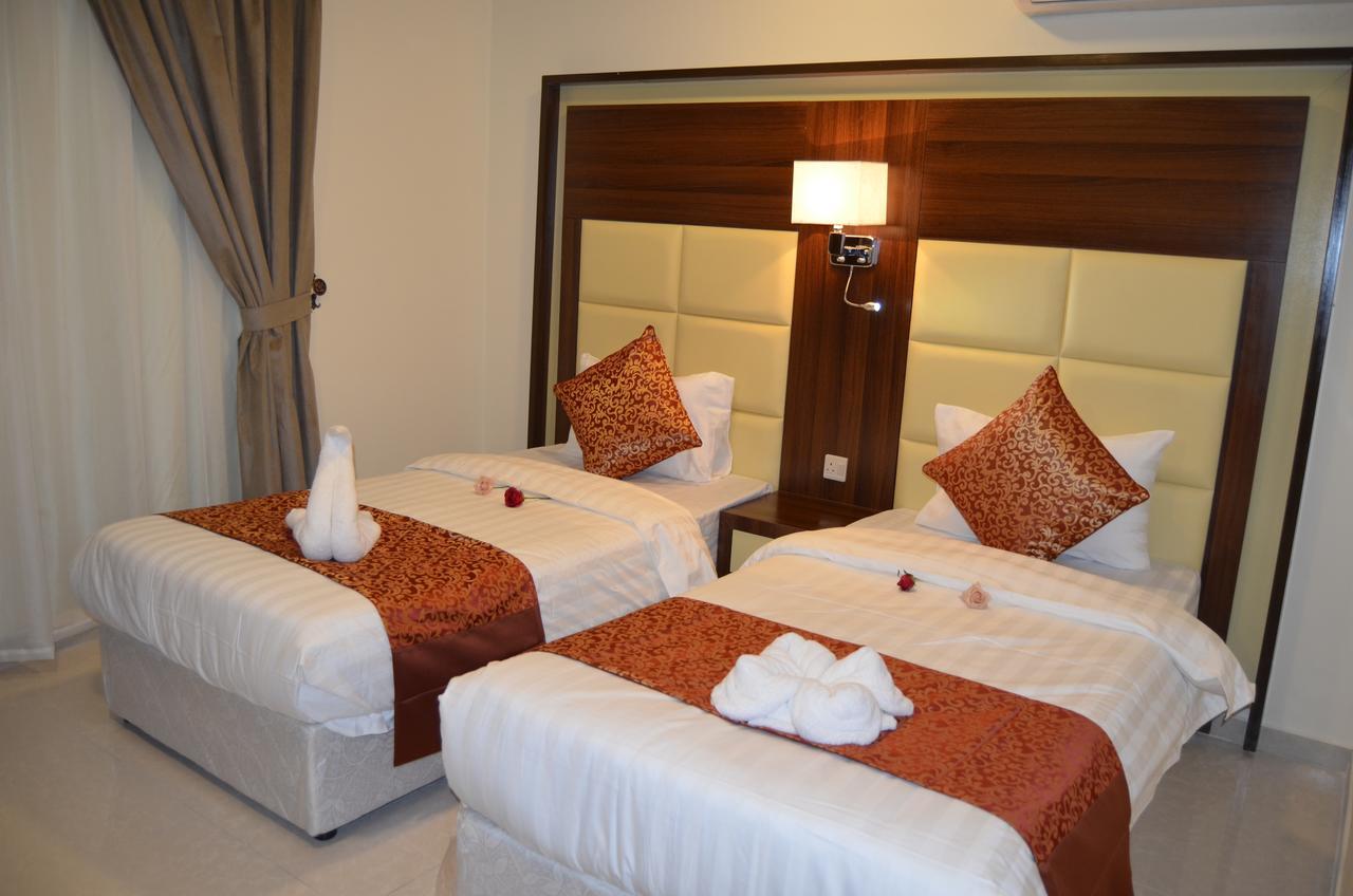Lina Park 4 Aparthotel Khobar Bagian luar foto