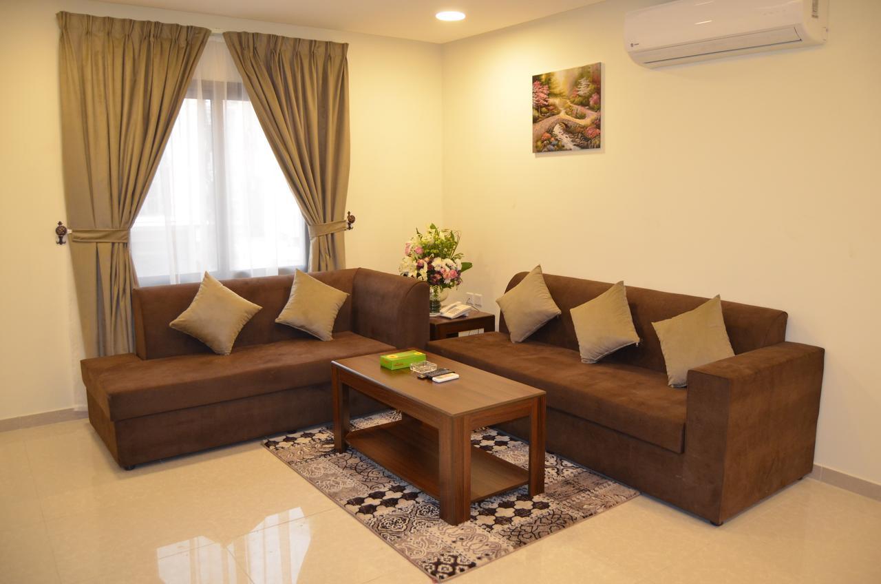 Lina Park 4 Aparthotel Khobar Bagian luar foto