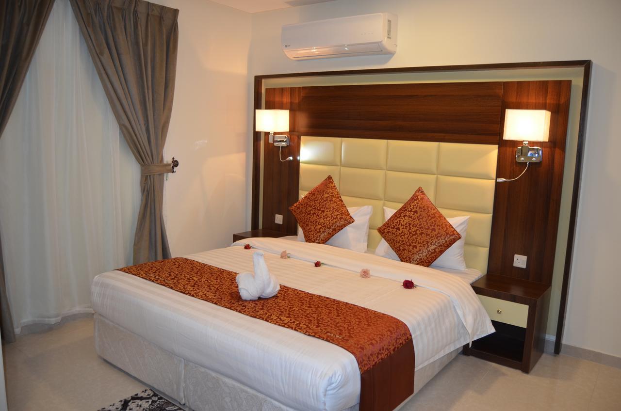 Lina Park 4 Aparthotel Khobar Bagian luar foto