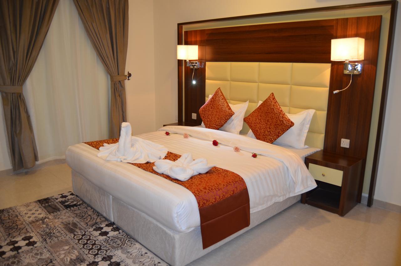 Lina Park 4 Aparthotel Khobar Bagian luar foto